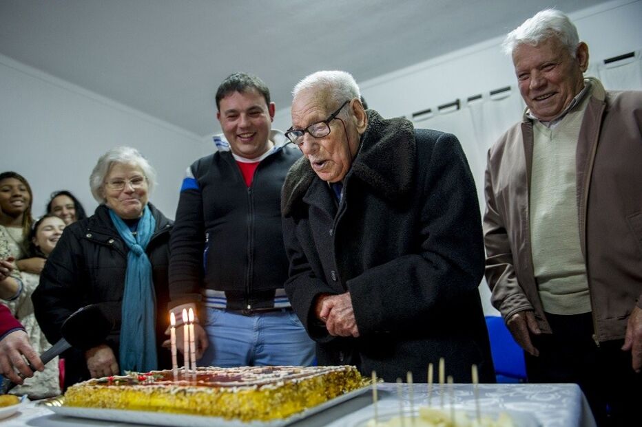 23-12-2014_21_49_10 18 idoso.jpg