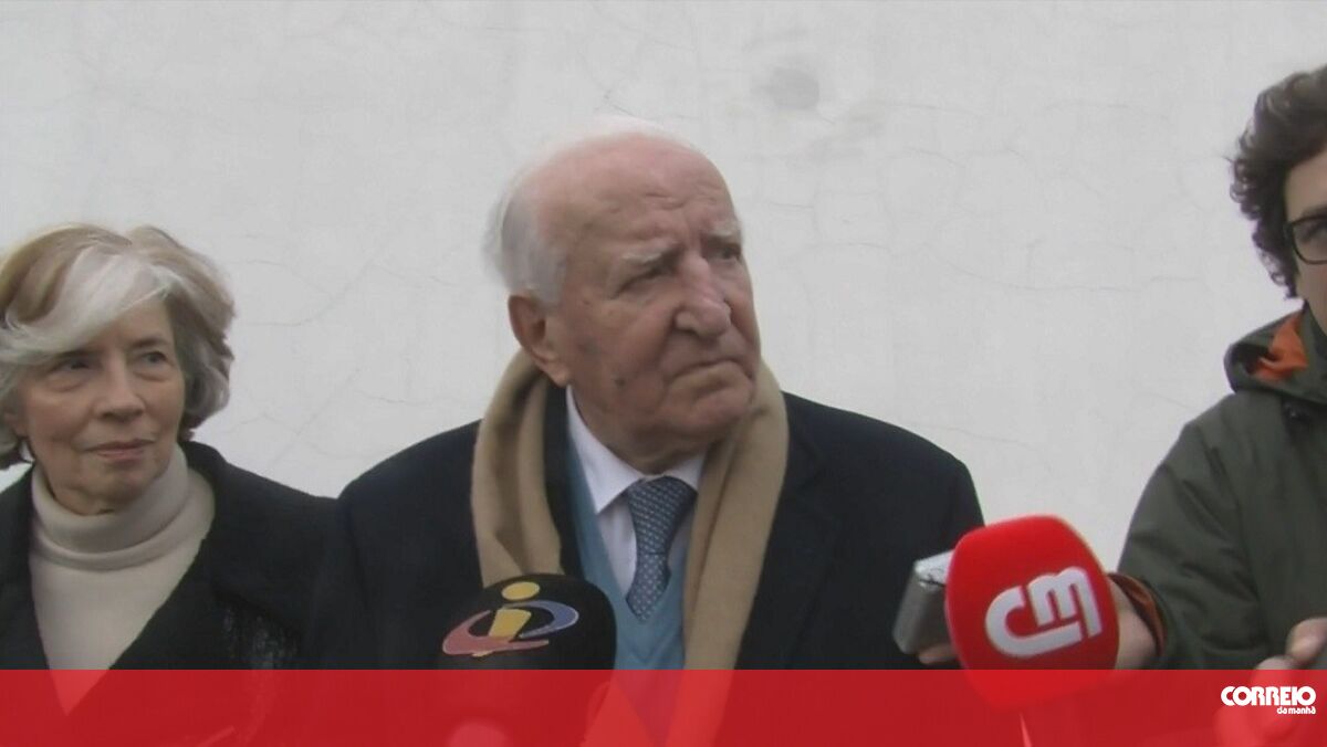 Eduardo Lourenço visita Sócrates na cadeia - Política - Correio da Manhã