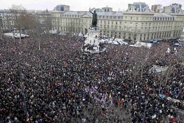 Polícia morto em ataque a jornal francês