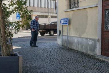 Santiago do Cacém, prédio, idoso