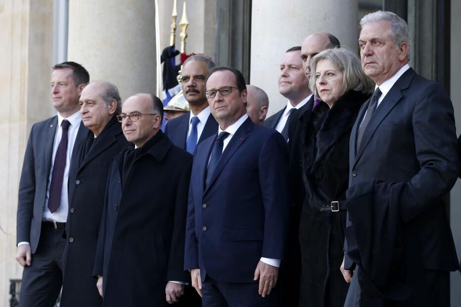 11-01-2015_18_36_39 hollande com ministros.JPG