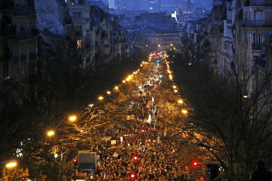 11-01-2015_18_37_54 Manif luzes paris.JPG
