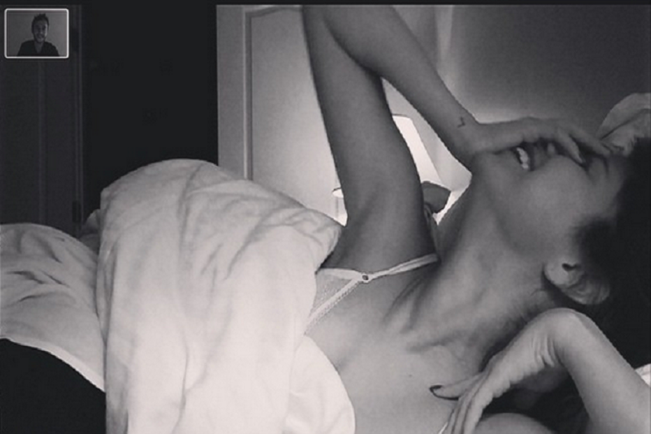 Selena Gomez, lingerie, cama, Justin Bieber