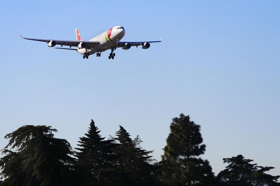 TAP, avião, aterra, aeroporto de Lisboa,