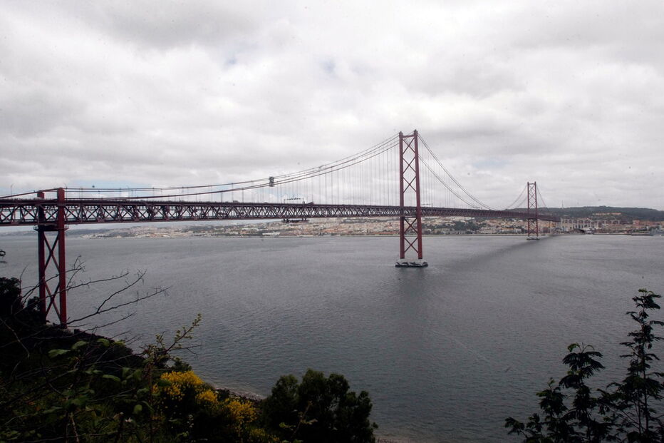 Ponte 25 de Abril