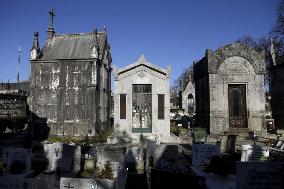 25-01-2015_00_22_11 21 tumulo a venda.jpg