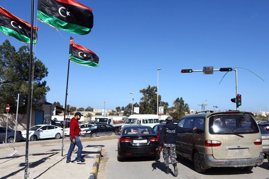 Líbia, carros, polícia, bandeira