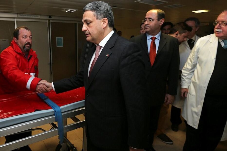 Ministro, saúde, Paulo Macedo, urgências, meios