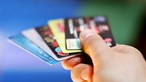 Casal rouba cartões de crédito de cartas enviadas por bancos e esquema rende 40 mil euros