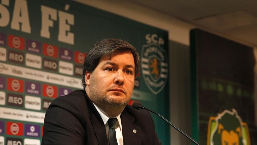 Bruno de Carvalho condena falta de reação oficial por parte dos dirigentes do Benfica