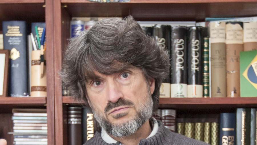 António Cândido Franco tem 58 anos e é professor na Universidade de Évora