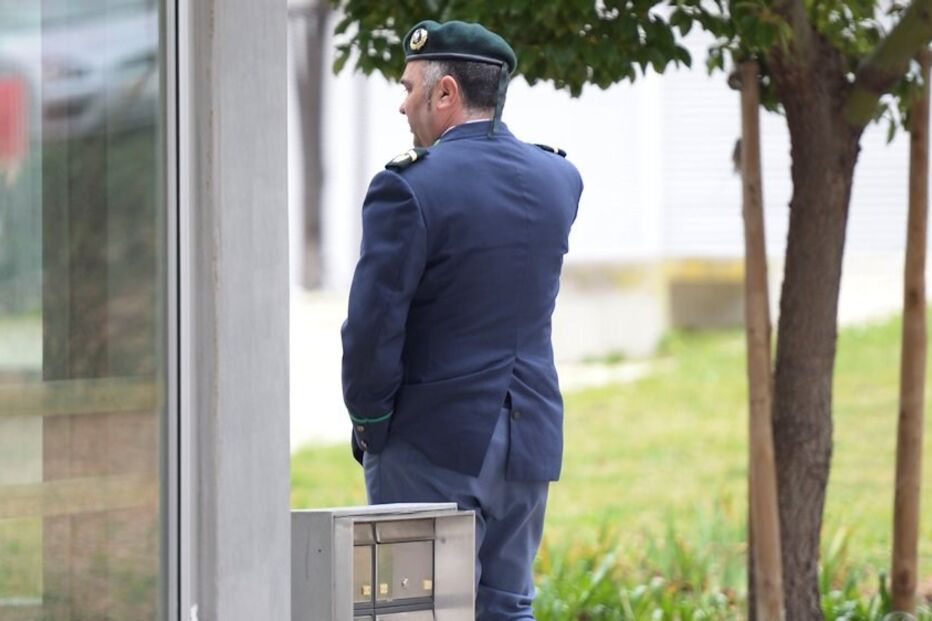 GNR, julgado, apertar, pescoço