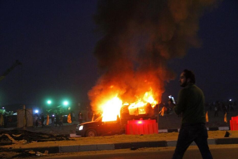 Cairo, carro, incendiado, adepto, polícia