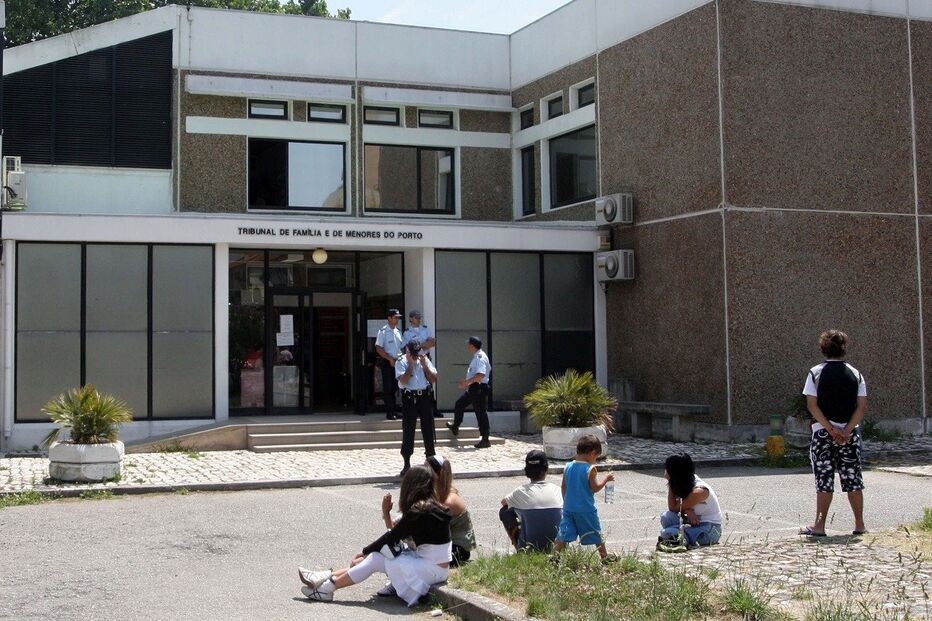 13-02-2015_02_45_27 20 tribunais rutura.jpg