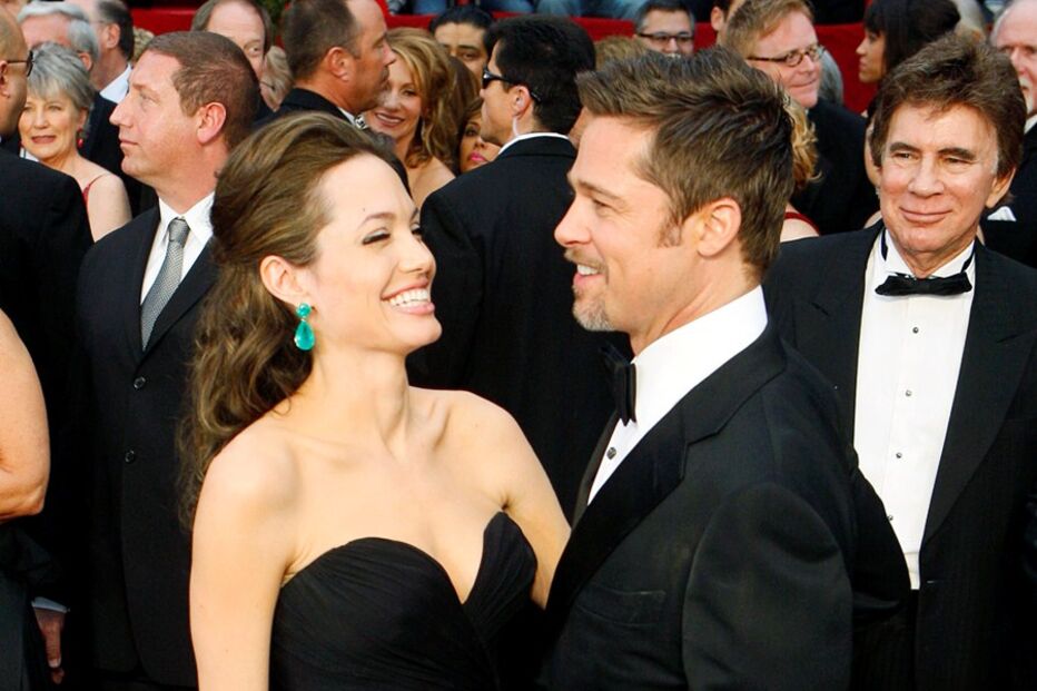 Angelina Jolie, Brad Pitt, casais, celebridades, fama, amor, romance, Dia dos namorados, histórias, contos de fada