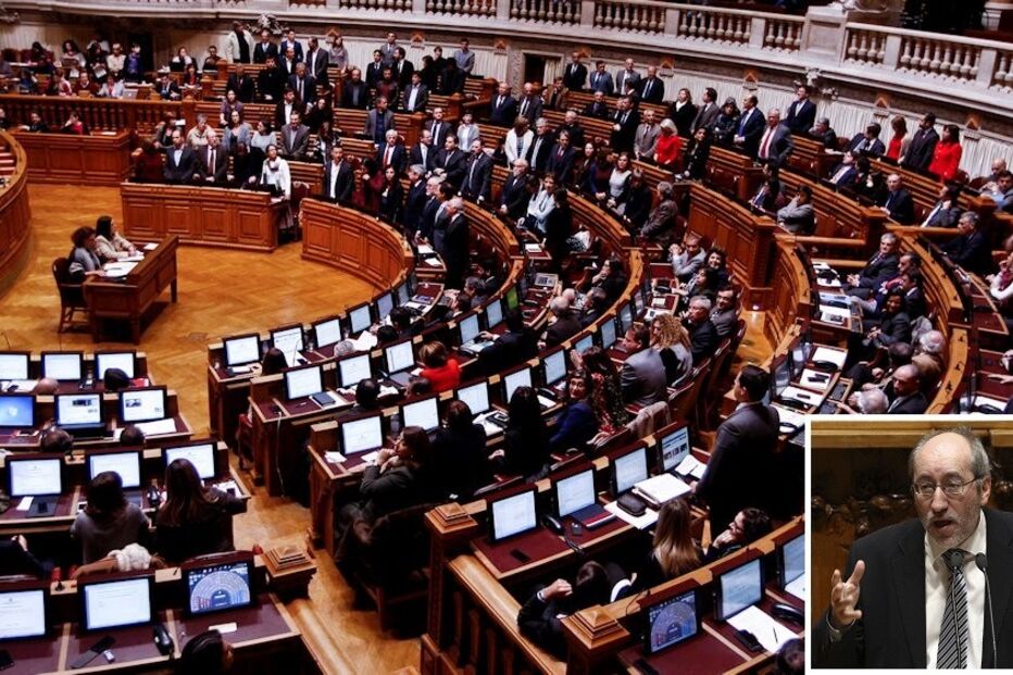 Parlamento, críticas
