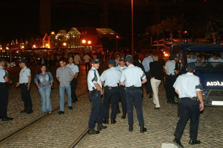 polícias, sofrem, ataque, docas