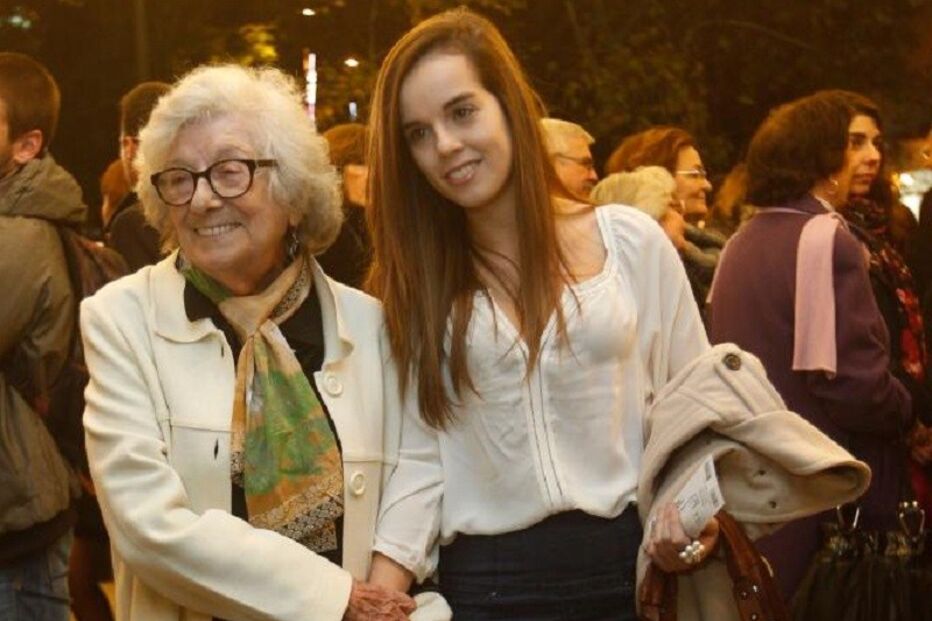 Eunice Muñoz, neta,