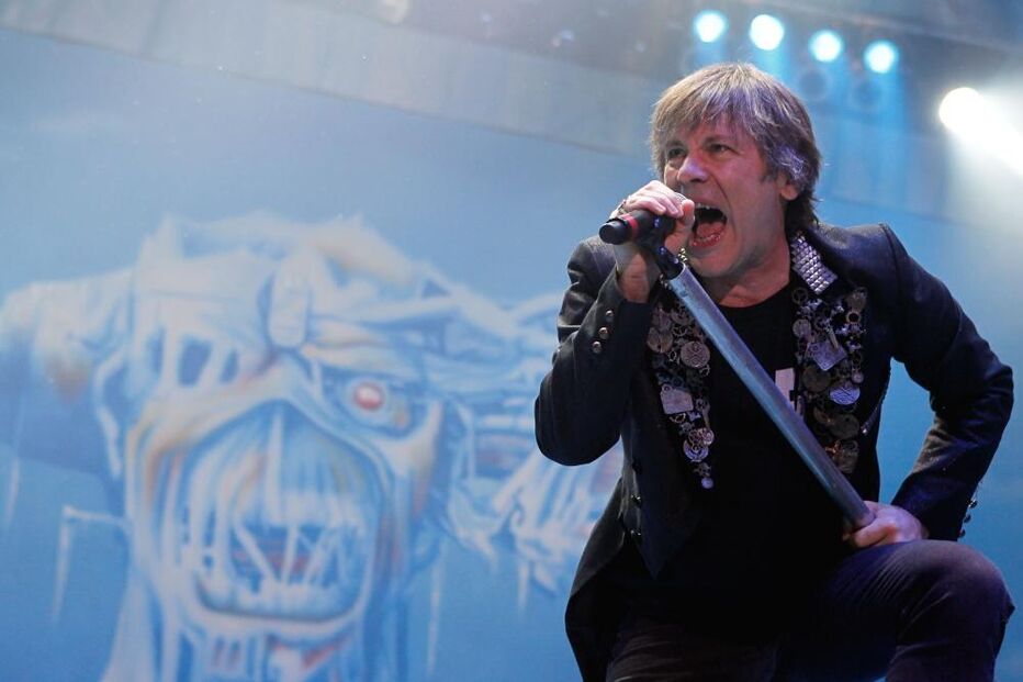 Bruce Dickinson, Iron Maiden