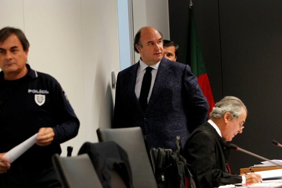 Vale Azevedo, Benfica, condenado