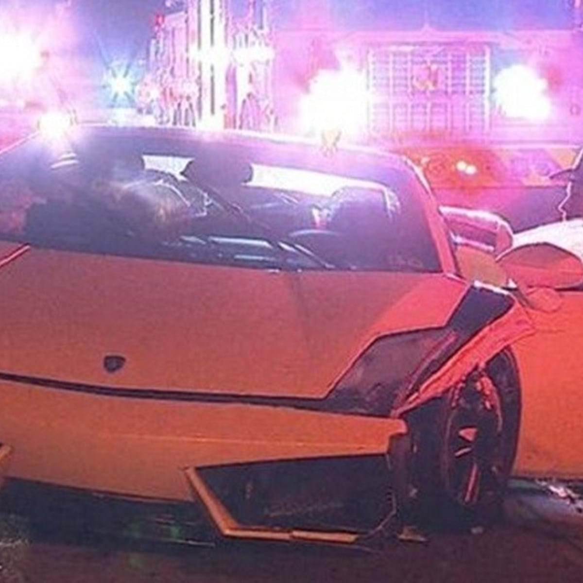 Lamborghini abandonado na estrada - Mundo - Correio da Manhã