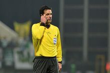 Carlos Xistra, árbitro