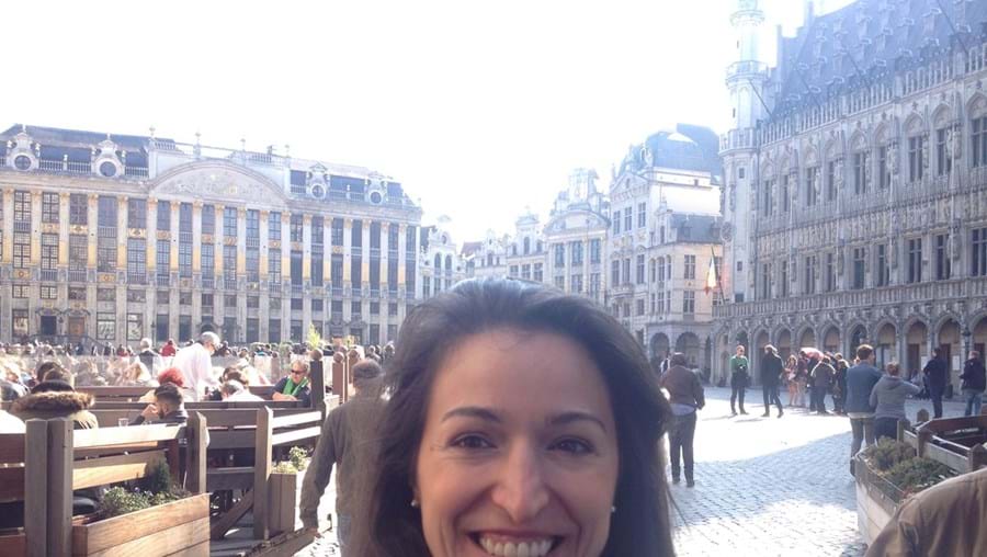 Sara Belo na Grand-Place, em Bruxelas. Deixou Lisboa em fevereiro passado