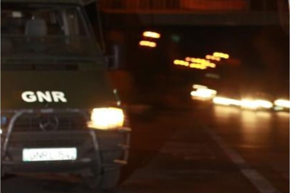 GNR, fiscalização, noite, carro