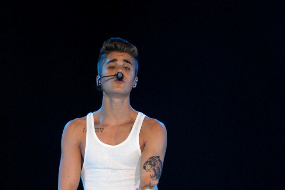 Justin Bieber, músico, cantor, ajuda, médico, altura, operação