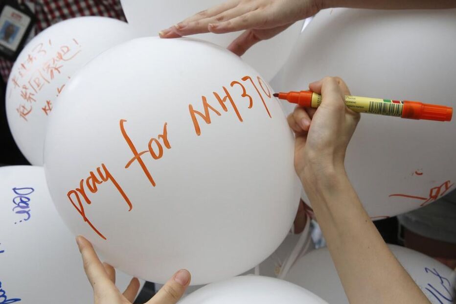 balão, avião MH370