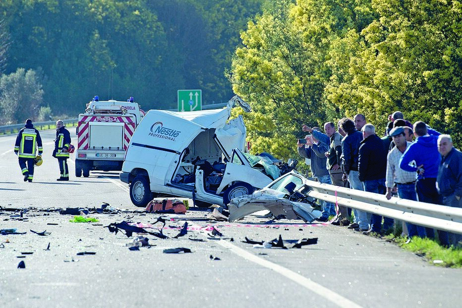 09-03-2015_23_26_01 12 acidente.jpg