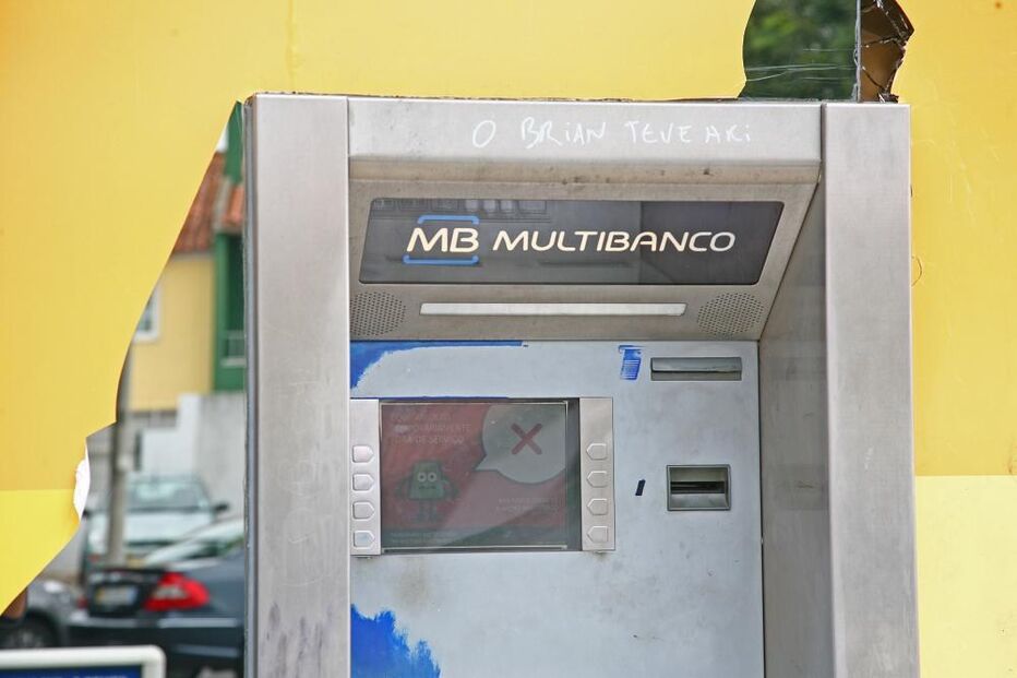 Caixa multibanco