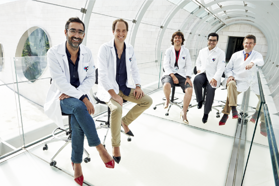 13-03-2015_13_57_56 homens de saltos altos.jpg