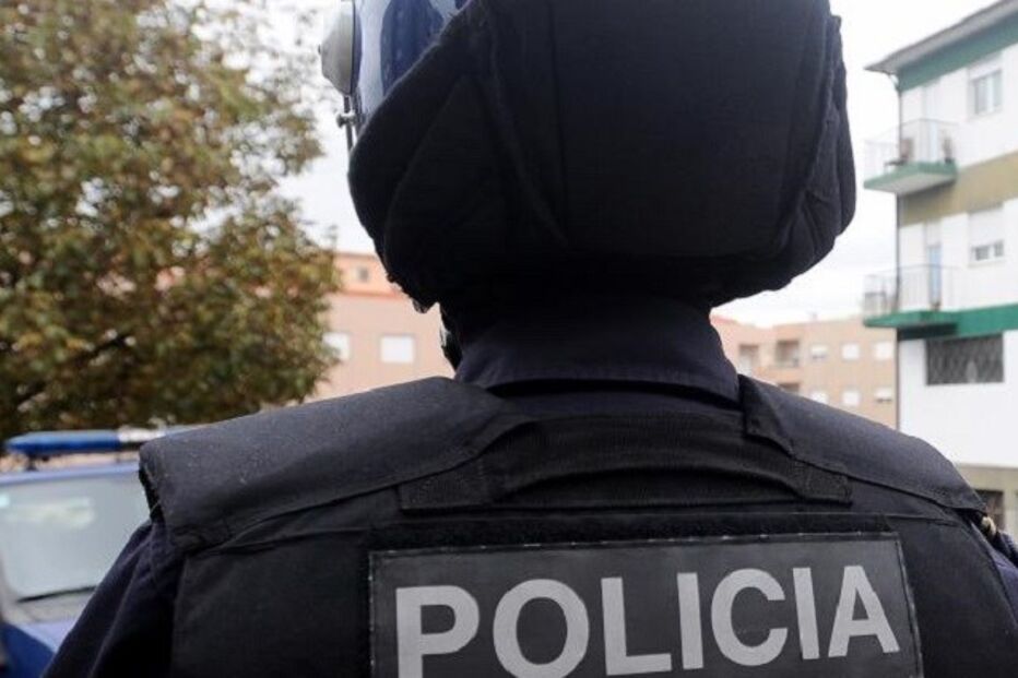14-03-2015_01_13_50 12 polícia.jpg