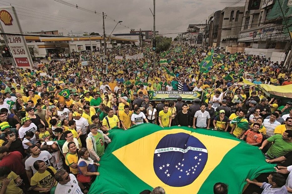 17-03-2015_22_49_26 28 dilma.jpg