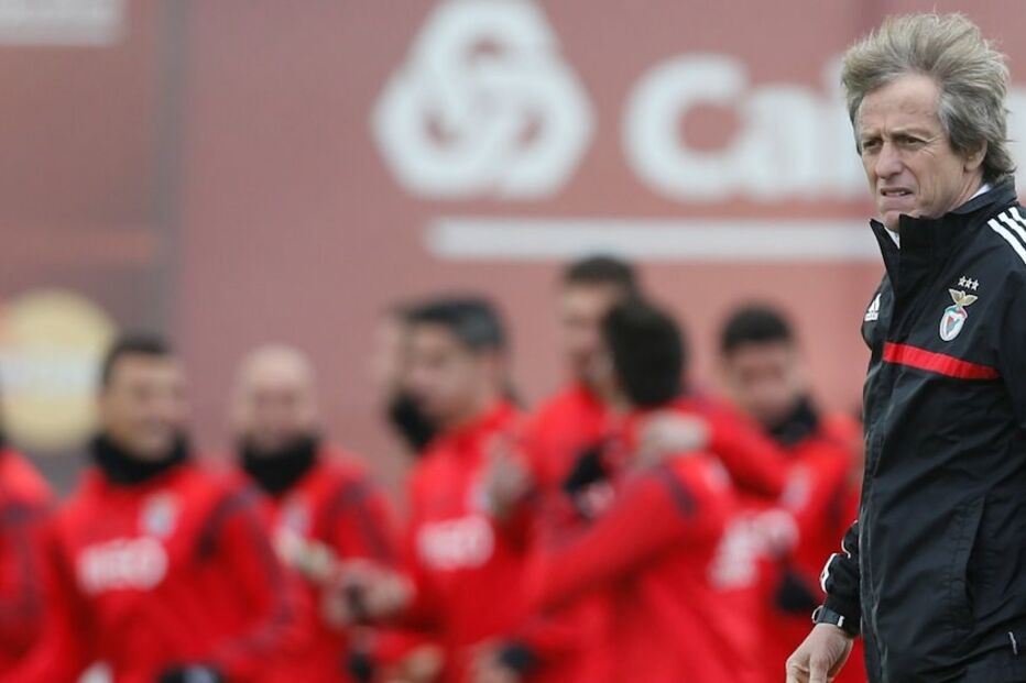 Jorge Jesus defende, dama