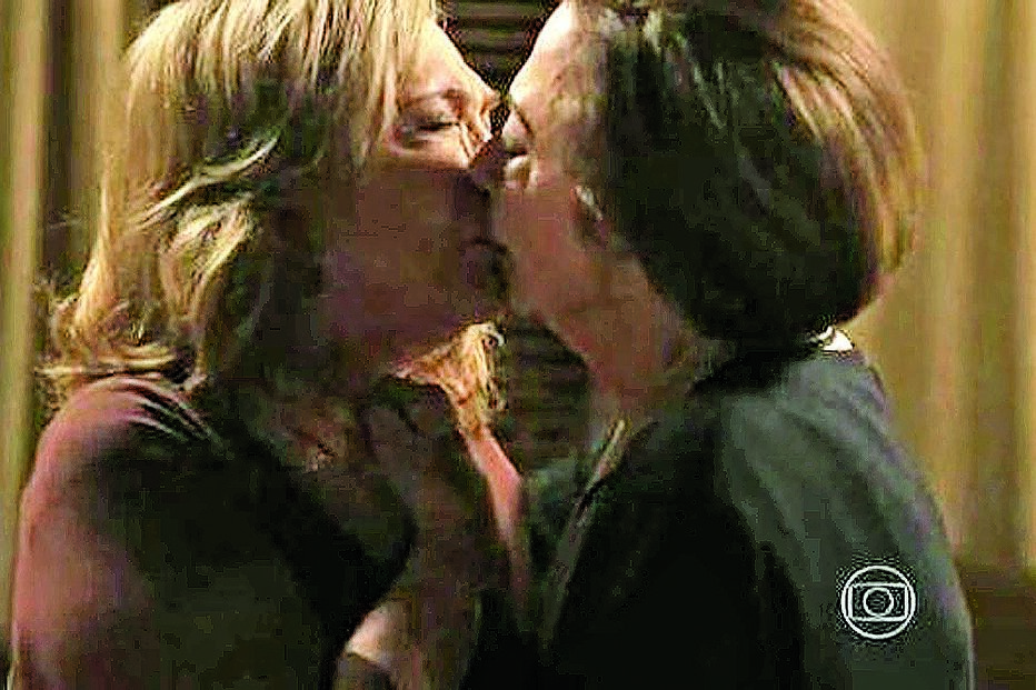 beijo, veteranas, preconceito, brasil, atriz, Fernanda Montenegro, Nathalia Timberg, Babilónia, casal, gay, homossexual