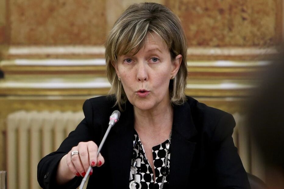 Maria Luís Albuquerque, ministra, Finanças