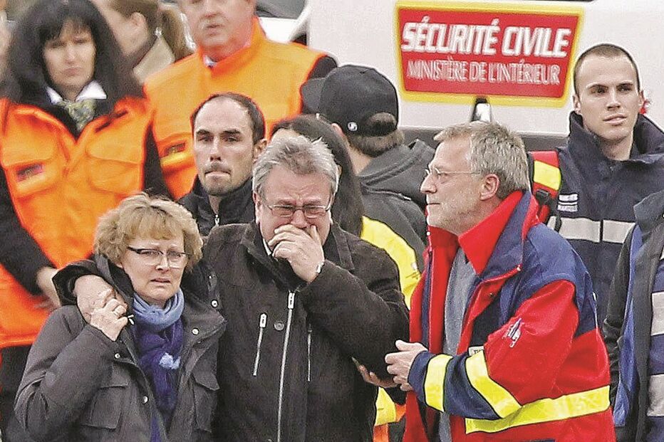 Famílias de pilotos separadas na dor 