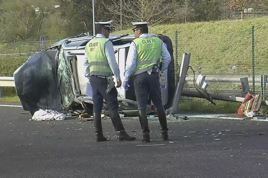 Leiria, autoestrada, A1, despiste, acidente, GNR