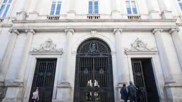 Abusa de enteados enquanto companheira dá à luz na maternidade em Coimbra