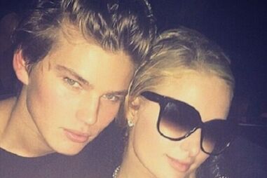 Paris Hilton está solteira