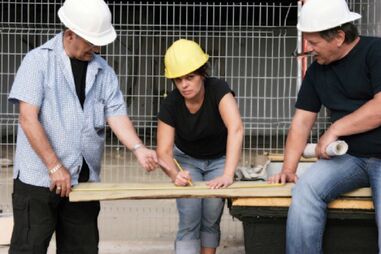 Diferença salarial entre homens e mulheres inferior nos Açores, defende Governo Regional