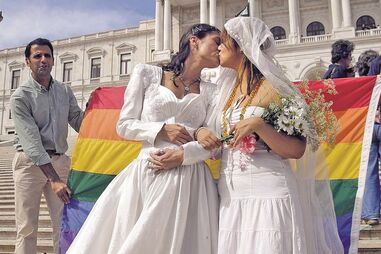 Dispara casamento entre casais do sexo feminino 