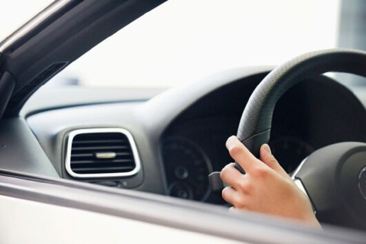 Condutor ao volante