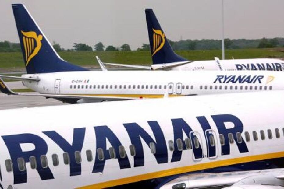 Ryanair, avião, emergência, Porto, desvio de rotam França, Lille, aviação, transportes