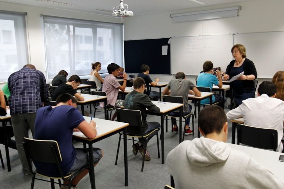 Adiados, testes, Cambridge, provas, orais