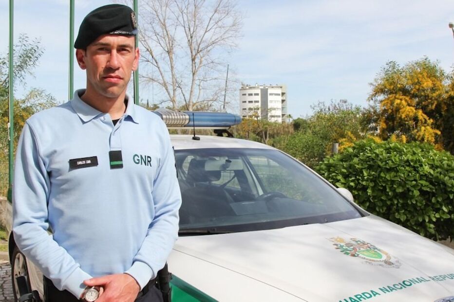 GNR, herói, salva, mulher, mar