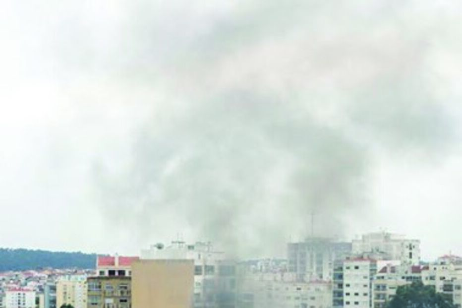 Incêndio em apartamento desaloja casal e mata cão 