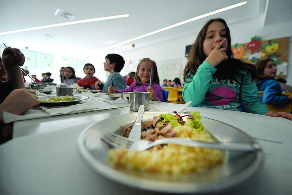 Comida escolar é 